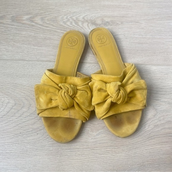 TORY BURCH Sandals Annabelle Yellow
Suede Bow Slides - Picture 1 of 6